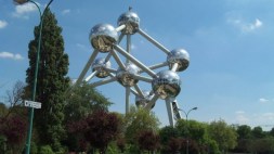 the atomium - brussels' eiffel tower